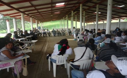 Indígenas resguardo canoas