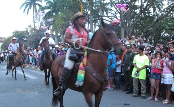 amazona cabalgata-403434f207