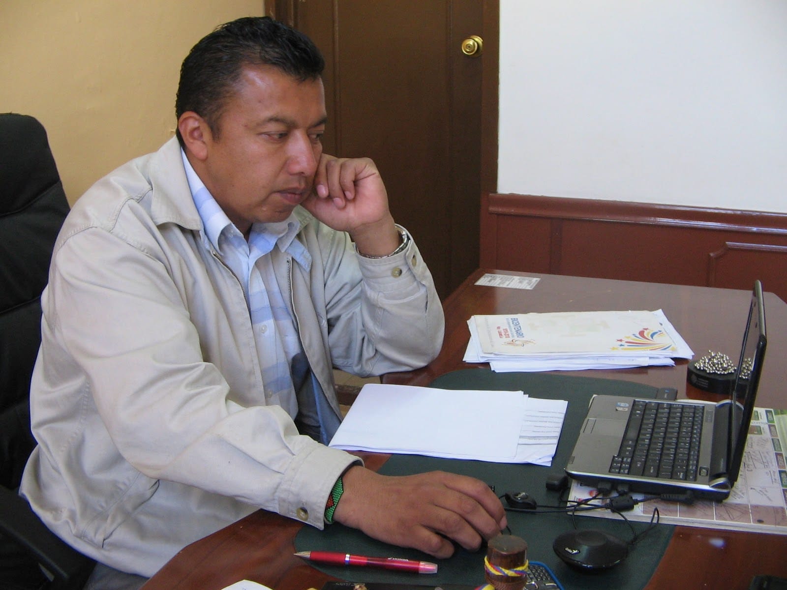 Dr. Gabriel E Pillimue- Alcalde Silvia.