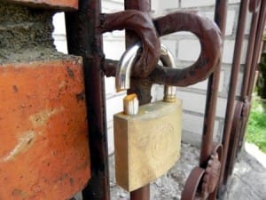 Candado violentado - Urna de la Virgen de El Rosario