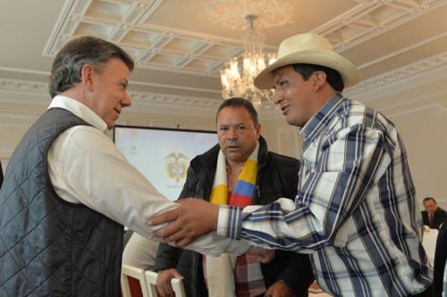 El jefe de Estado, Juan Manuel Santos con campesinos presidente-campesinos