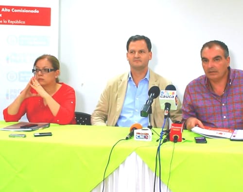 María Paulina Riveros, plenipotenciaria del Gobierno en la Mesa de Conversaciones de La Habana; alto comisionado para la paz, Sergio Jaramillo Caro; Aurelio Iragorri, ministro del interior. Alto comisionado para la paz