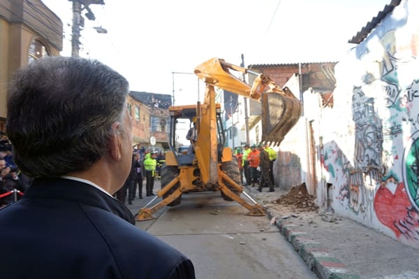 Presidente de la República, Juan Manuel Santos Santos - demolición