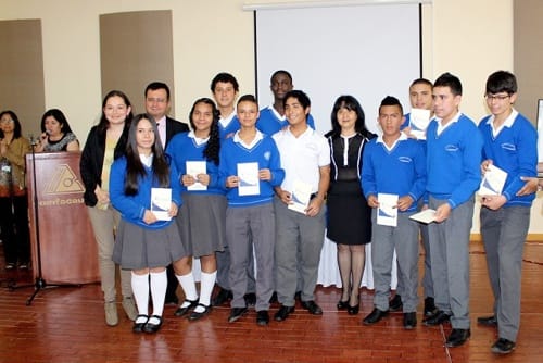 ESTUDIANTES DE COMFACAUCA