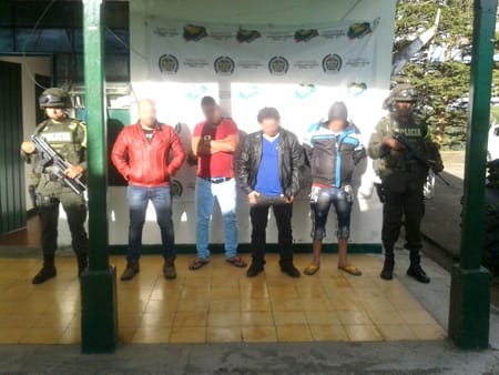 Policía detuvo a 4 cubanos en vías caucanas Policía detuvo a 4 cubanos en vías caucanas