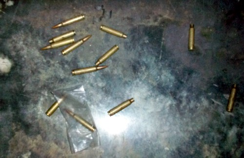 Balas de fusil encontradas cerca del cadáver de John Jeiber Mina Guazá Balas de fusil encontradas cerca del cadáver de John Jeiber Mina Guazá
