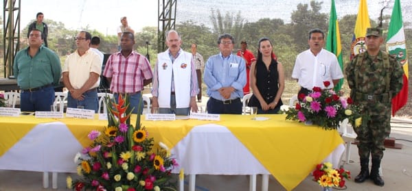 Firman contrato para la pavimentación de La Balsa-Buenos Aires Firman contrato para la pavimentación de La Balsa-Buenos Aires