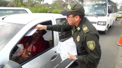 Campaña preventiva contra accidentalidad vial - Policía Popayán Policía Metropolitana de Popayan adelanta campaña preventiva contra accidentalidad vial,