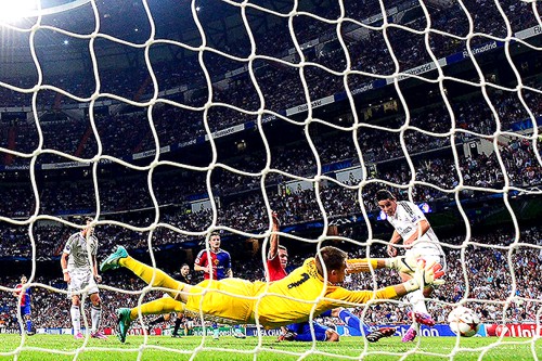 Primer Gol de James con el Madrid en la Champions Primer Gol de James con el Madrid en la Champions