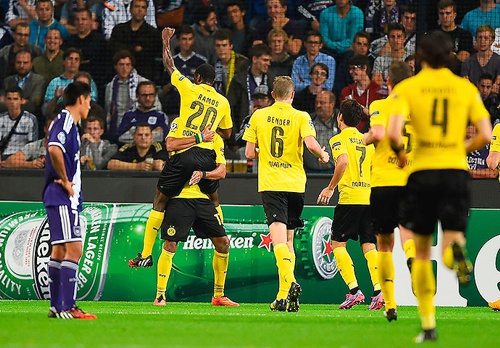 Adrián Ramos marcó doblete con el Borussia en la Champions Adrián Ramos marcó doblete con el Borussia en la Champions