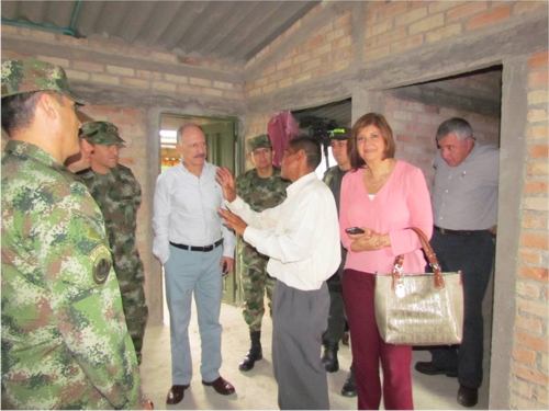 Ejercito entrega viviendas en Popayan 1