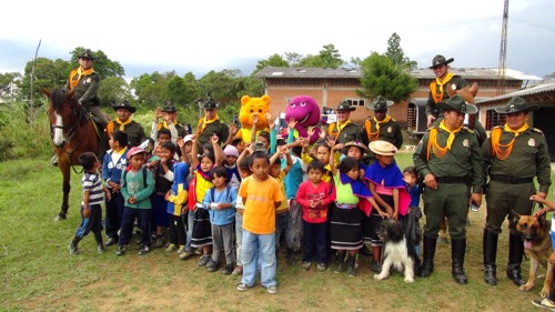 Policía de Carabineros - Cauca celebró múltiple cumpleaños en Morales Policía de Carabineros - Cauca celebró múltiple cumpleaños en Morales