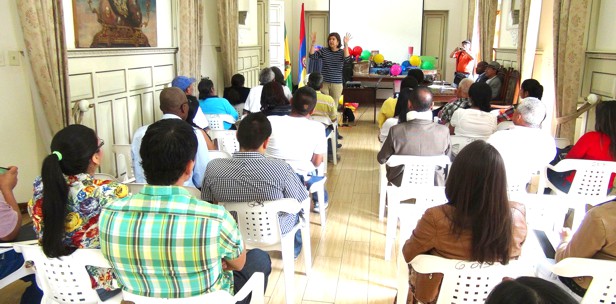 Ayudas para el ADULTO MAYOR - Gestora Social - Estela Millán Millán Ayudas para el ADULTO MAYOR - Gestora Social - Estela Millán Millán