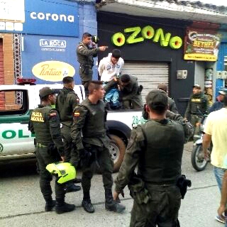 Policías Frustran robo en Santander de Quilichao Policías Frustran robo en Santander de Quilichao1