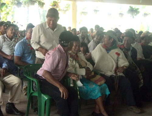 Reconocimiento a exgobernadores indígenas del Cauca Reconocimiento a exgobernadores indígenas del Cauca1