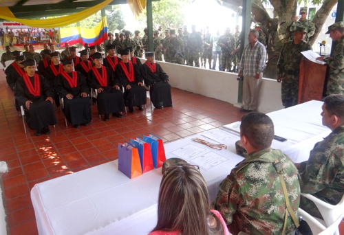 20 Soldados del Norte del Cauca se graduaron de bachilleres en Miranda 20 Soldados del Norte del Cauca se graduaron de bachilleres en Miranda1