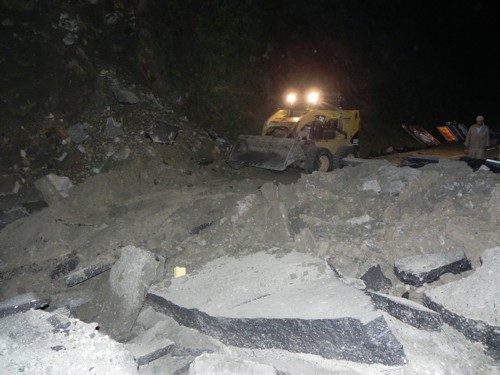 Farc destruyen vía Panamericana entre Santander y Popayán, en Caldono2