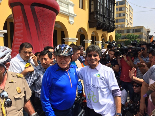 Luis Castañeda Lossio - alcalde de Lima - Fabio Arévalo Rosero Lima - Bici - Alcalde