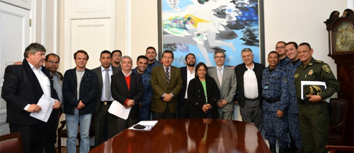 Representantes sindicales del Inpec se comprometieron a honrar el acuerdo Representantes sindicales del Inpec se comprometieron a honrar el acuerdo
