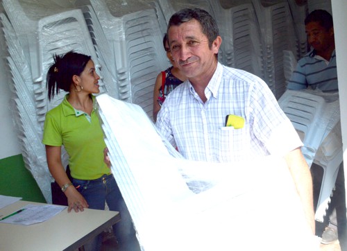 Codelcauca entregó sillas en el Cauca Codelcauca entregó sillas en el Cauca