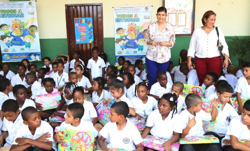 Entrega Kits Ecolares Gestora Social 1
