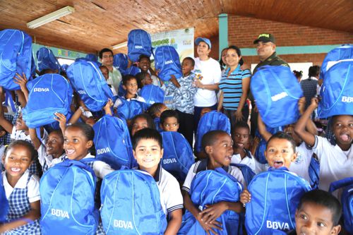 Entrega Kits Ecolares Gestora Social 2