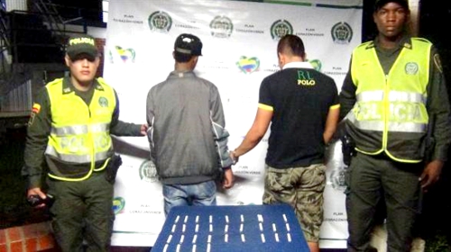 La Policía capturó dos jóvenes portando estupefacientes en Santander de Quilichao La Policía capturó dos jóvenes portando estupefacientes