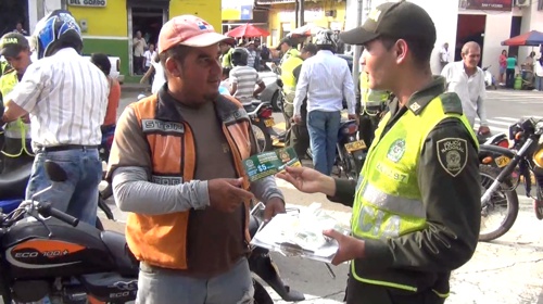 La Policía realiza controles de seguridad en Santander de Quilichao La Policía realiza controles de seguridad en Santander de Quilichao