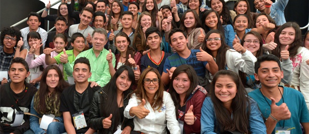 Jóvenes - Ser Pilo Paga - Juan Manuel Santos Los jóvenes de hoy van a ser los verdaderos constructores de la paz - Juan Manuel Santos