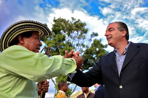 Lucha frontal contra la pobreza en el campo - MinAgricultura- Aurelio Iragorri Valencia Lucha frontal contra la pobreza en el campo - MinAgricultura