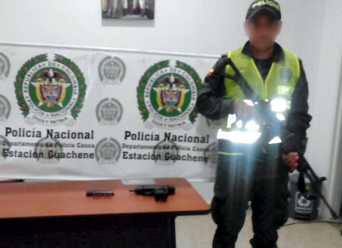 Policía Cauca uncautó Mini Uzi en Guachené Policía Cauca uncautó Mini Uzi en Guachené