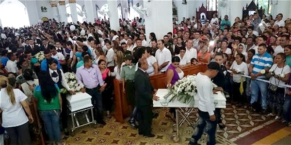 Sepelio de los 4 niños asesinados en Florencia, Caquetá Sepelio de los 4 niños asesinados en Florencia, Caquetá