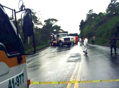 Un muerto y 15 heridos por accidente de tránsito en Pescador Un muerto y 15 heridos por accidente de tránsito en Pescador