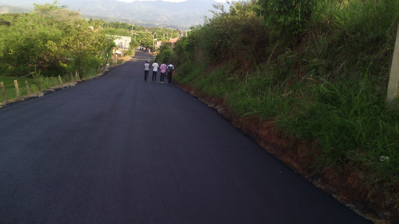 Pavimentan vía a San Antonio en Santander de Quilichao Pavimentan vía a San Antonio en Santander de Quilichao
