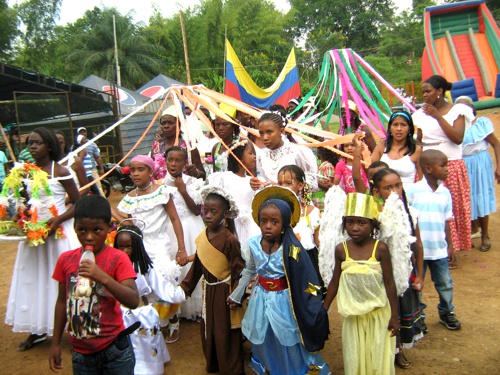 Tradicionales Fiestas de Santa Rosa - Caloto - Adoración al Niño Dios Tradicionales Fiestas de Santa Rosa - Caloto - Adoración al Niño Dios