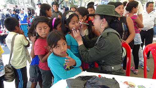 Mujer-Policía Mujer-Policía-2