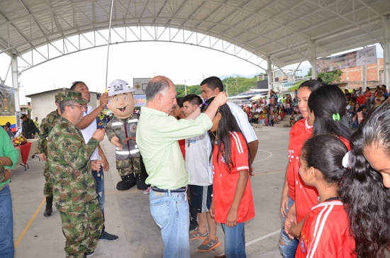 Niños y Jóvenes de Miranda cuentan con un nuevo escenario deportivo Niños y Jóvenes de Miranda cuentan con un nuevo escenario deportivo3