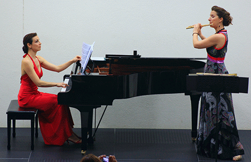 Músicas en el Mundo, Cristina Casale, Patricia de No Recital-de-piano-y-flauta-(6)