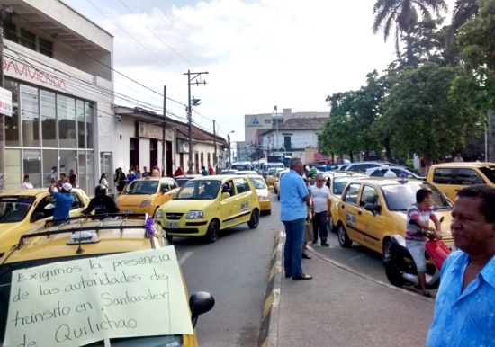 Protestas de prestadores de transporte público en Santander de Quilichao Transportadores de servicio público bloquean calles principales en Santander de Quilichao
