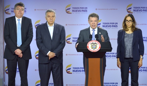Continúa debate salarial entre docentes y gobierno Continúa debate salarial entre docentes y gobierno