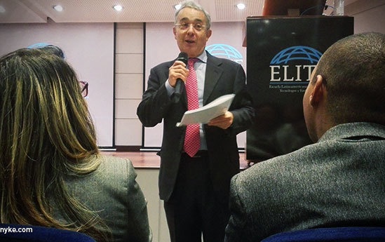 Uribe en clases Uribe en clases 1