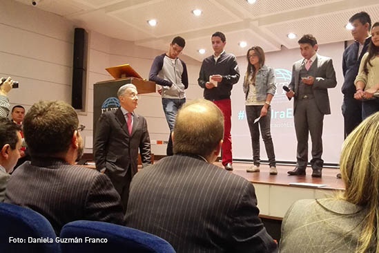 Uribe en clases Uribe en clases 3