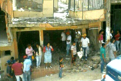 Comunidad de El Mango destruye Estación de Policía de El Mango, Argelia Comunidad de El Mango destruye Estación de Policía de El Mango, Argelia3