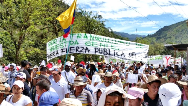 Comunidades de El Mango marcharon en protesta por el regreso de la Fuerza Pública Comunidades de El Mango marcharon en protesta por el regreso de la Fuerza Pública1