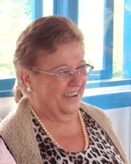 Gloria Elejalde Gloria Elejalde siempre sonriente y afable