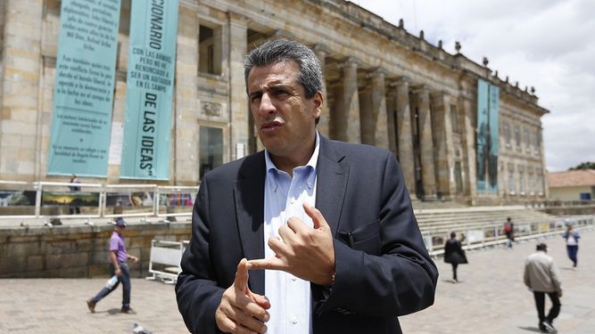 Luis Fernando Velasco Luis Fernando Velasco 2