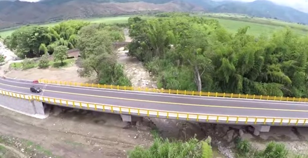 Puente sobre el río Güengüé - Puente Los Esclavos - Miranda - Cauca Puente sobre el río Güengüé - Puente Los Esclavos - Miranda - Cauca