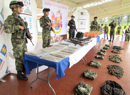 Se desmovilizaron 2 guerrilleros del ELN en el Cauca - material incautado Se desmovilizaron 2 guerrilleros del ELN en el Cauca - material incautado