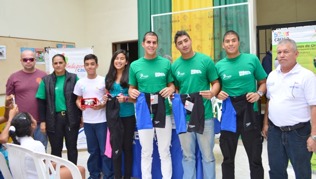Natación caucana cuenta con nueva implementación deportiva Henry Montoya - Natación del Cauca