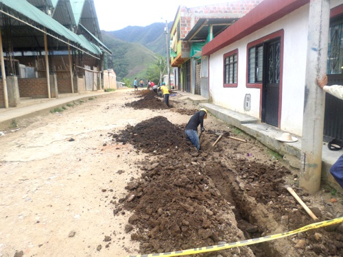 Construcción de la red de distribución del sistema de acueducto de la localidad de Río Chiquito en el municipio de Páez. Construcción de la red de distribución del sistema de acueducto de la localidad de Río Chiquito en el municipio de Páez.